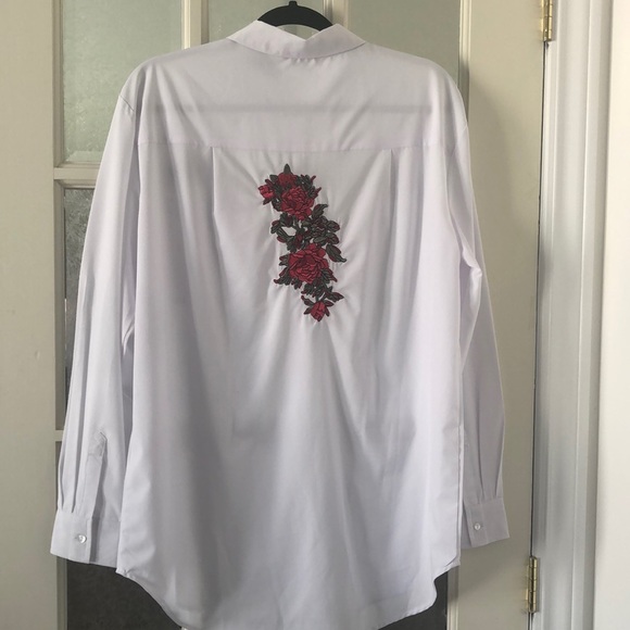 White blouse - Picture 2 of 3